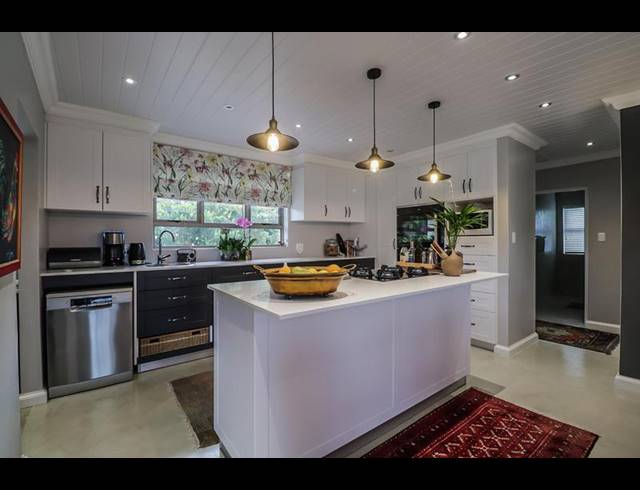 4 BEDROOM HOUSE FOR SALE IN HERSHAM